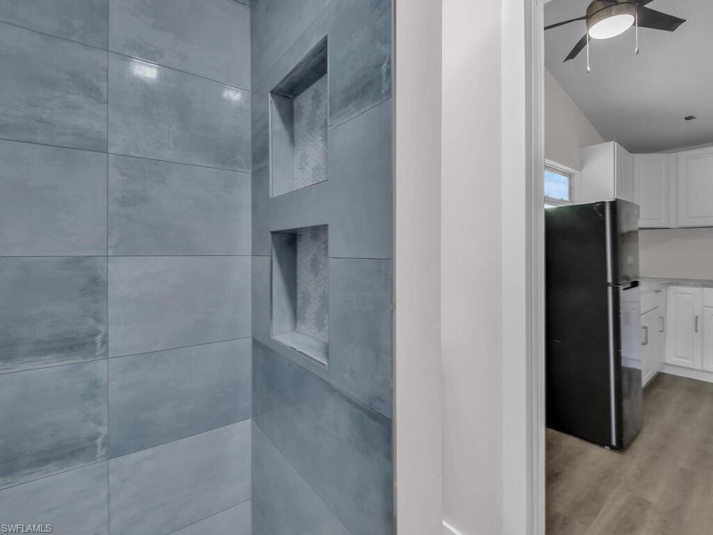 NAPLES 701 - Residential