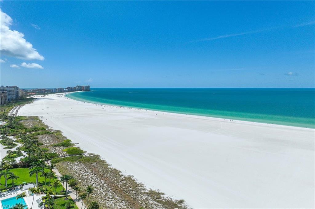 MARCO MANOR CLUB - Residential