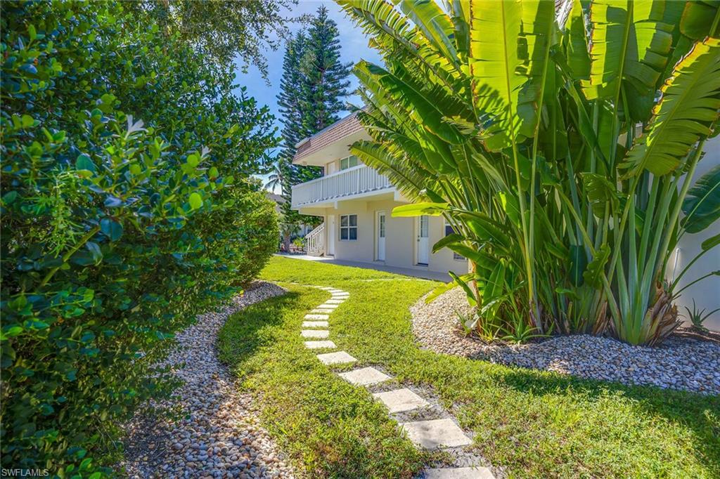 MARCO MANOR CLUB - Residential