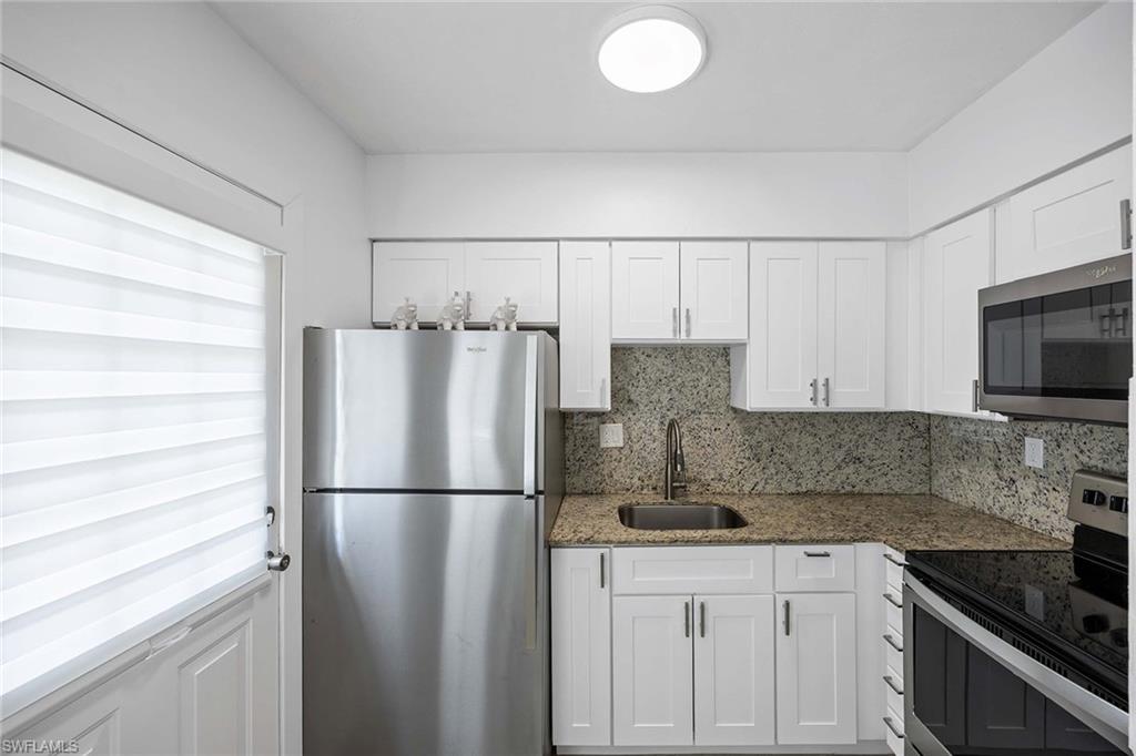 MARCO MANOR CLUB - Residential