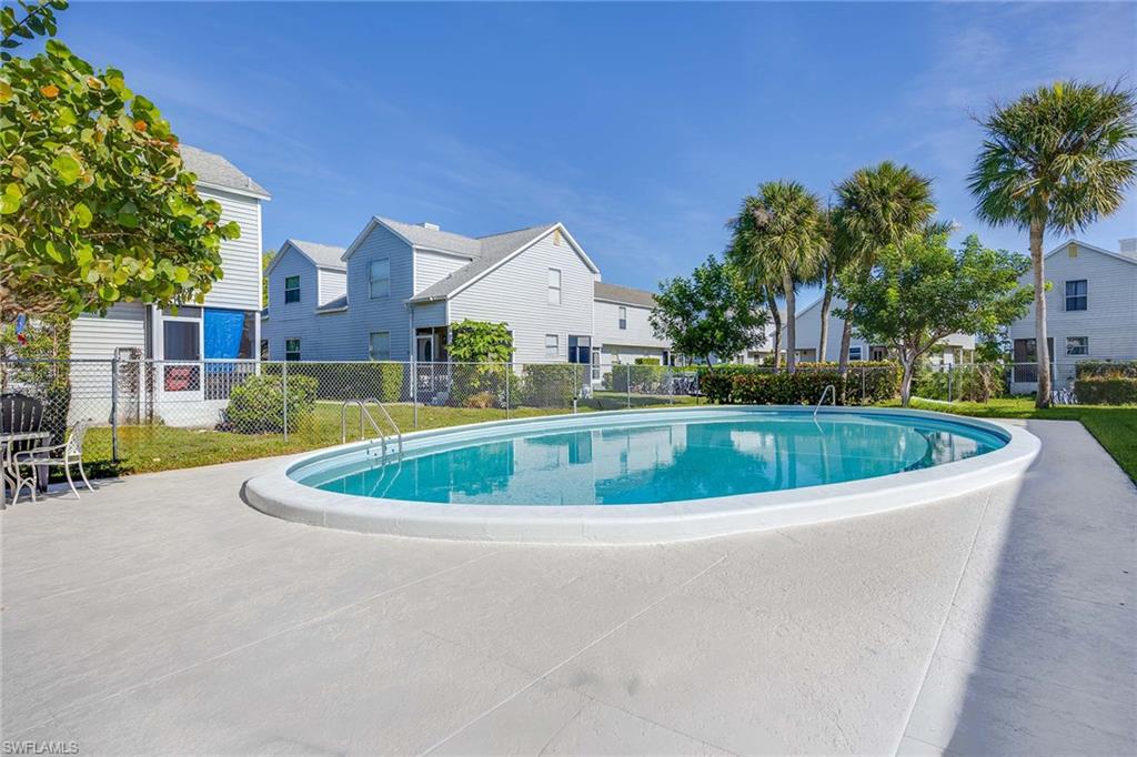 MARCO MANOR CLUB - Residential