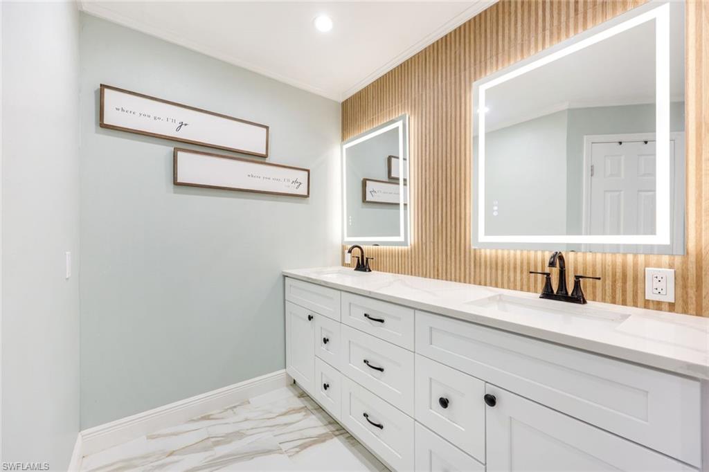 PIRATES COVE - Residential