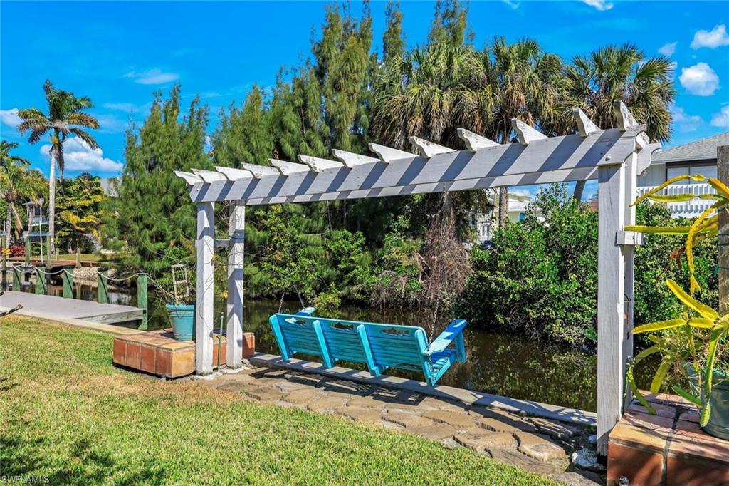 PIRATES COVE - Residential