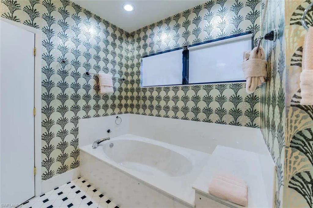 NAPLES PARK - Residential