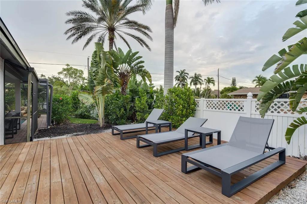 NAPLES PARK - Residential