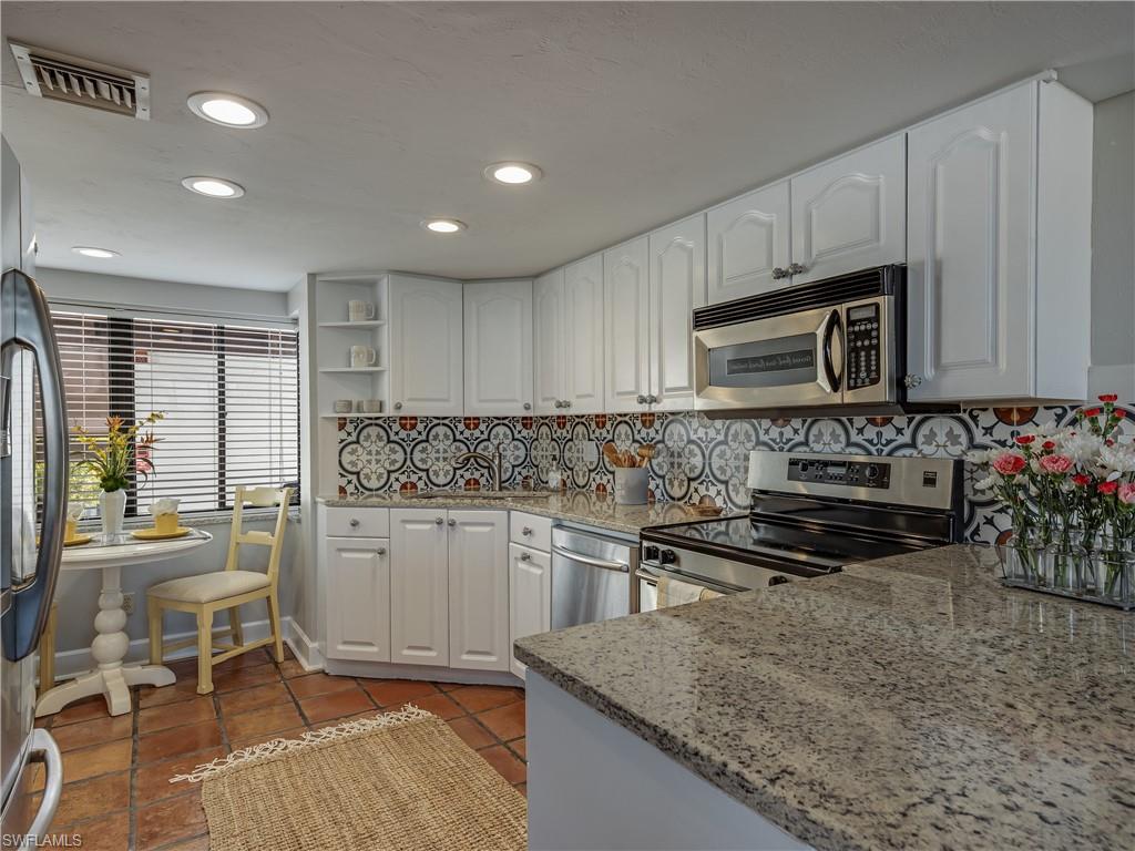 PORTS OF IONA - Residential