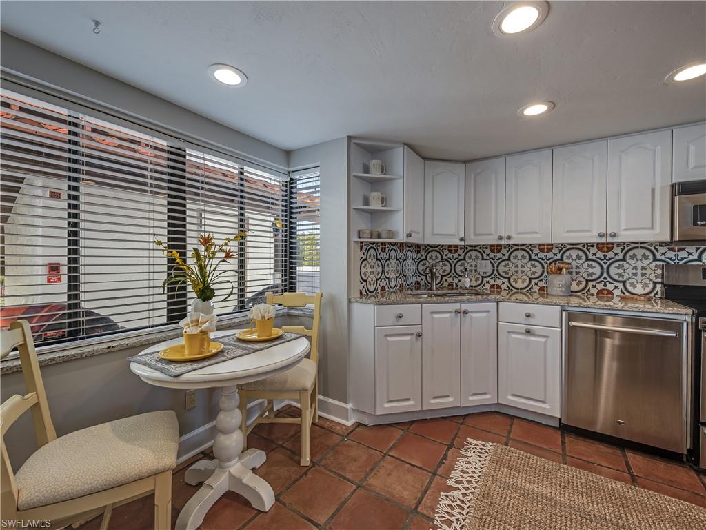 PORTS OF IONA - Residential