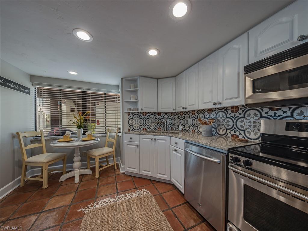 PORTS OF IONA - Residential