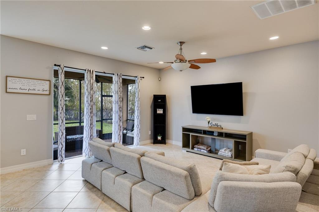 BOTANICA LAKES - Residential