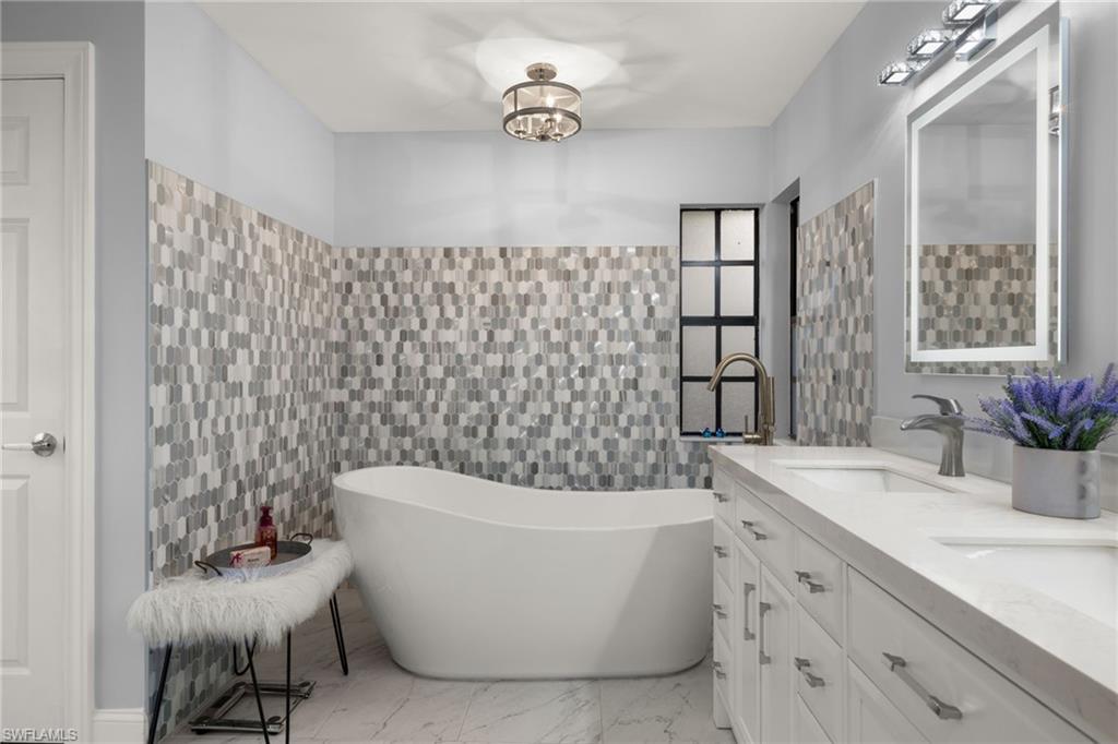 KINGS LAKE - Residential