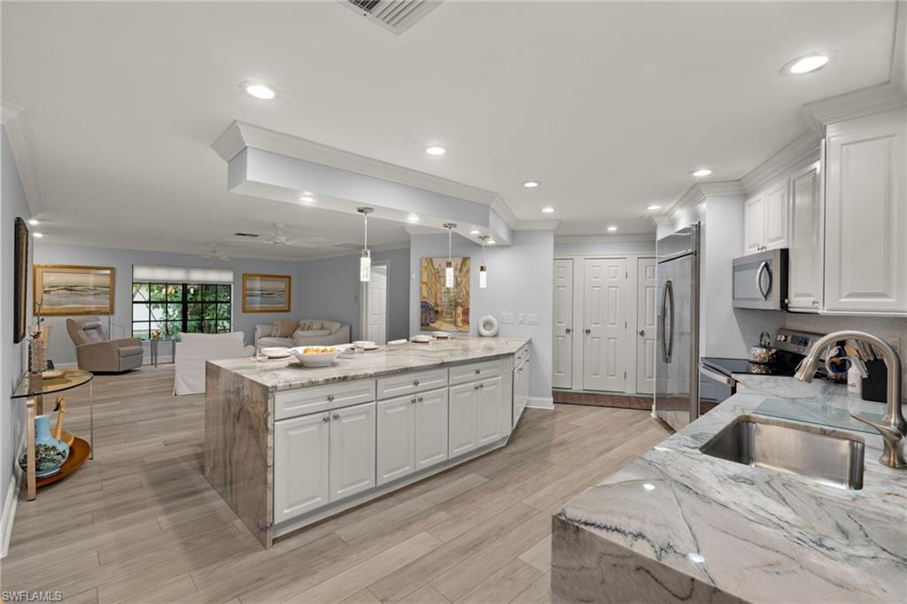 KINGS LAKE - Residential