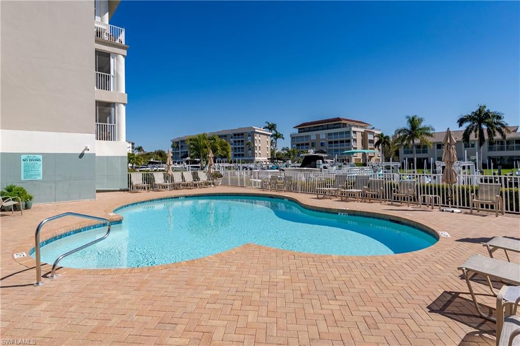 907 Panama CT 203