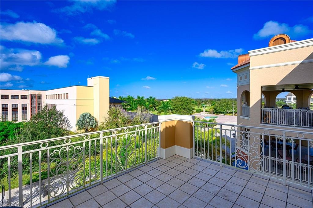 THE RESIDENCES AT LA PIAZZA - Residential