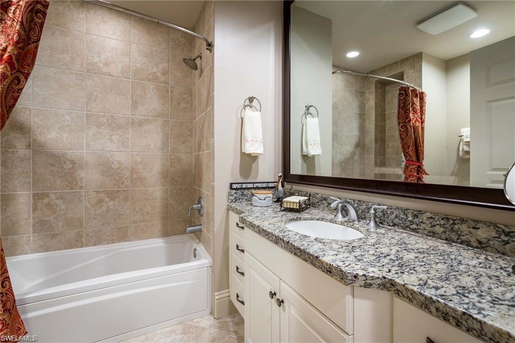 THE RESIDENCES AT LA PIAZZA - Residential