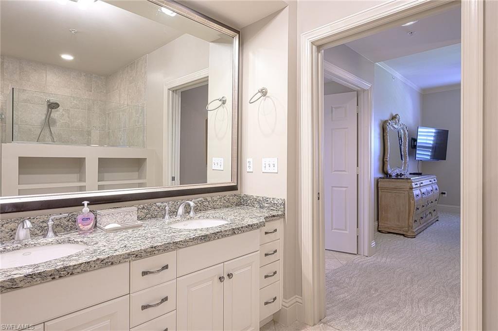 THE RESIDENCES AT LA PIAZZA - Residential