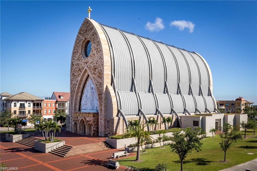 THE RESIDENCES AT LA PIAZZA - Residential