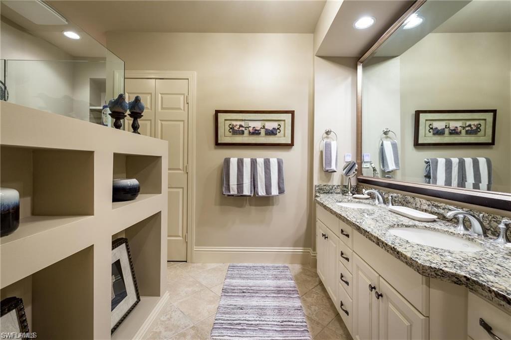 THE RESIDENCES AT LA PIAZZA - Residential