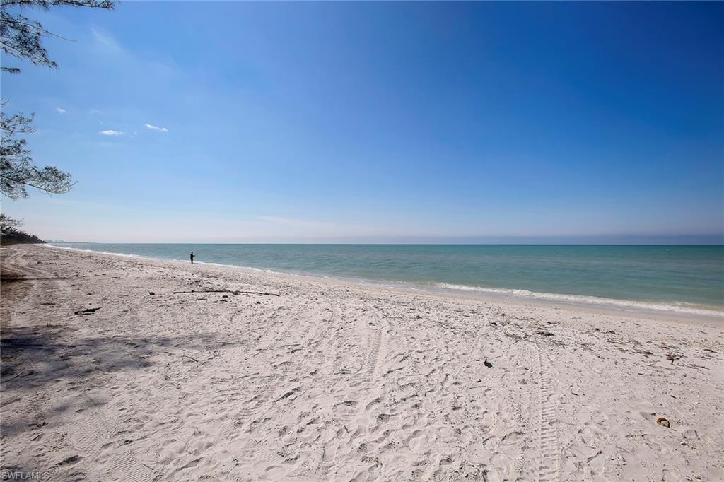 KEEWAYDIN ISLAND - Land