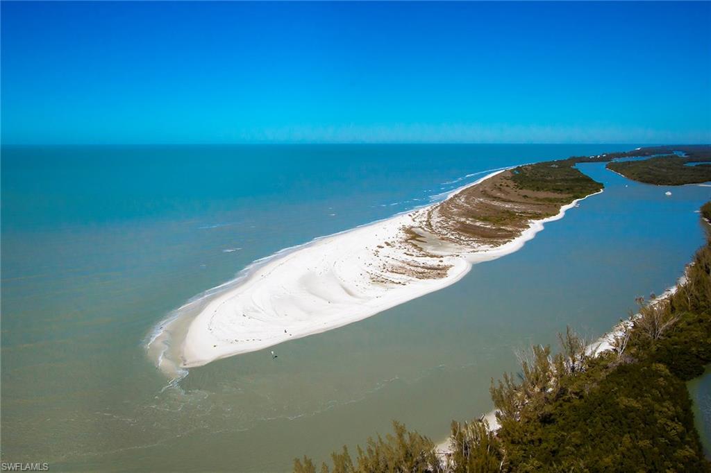 KEEWAYDIN ISLAND - Land