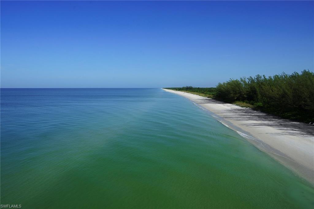 KEEWAYDIN ISLAND - Land