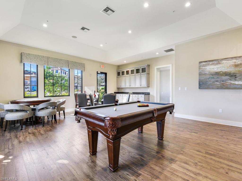 ESPLANADE - Residential