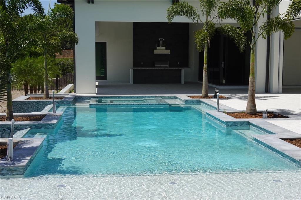 PINE RIDGE - Residential