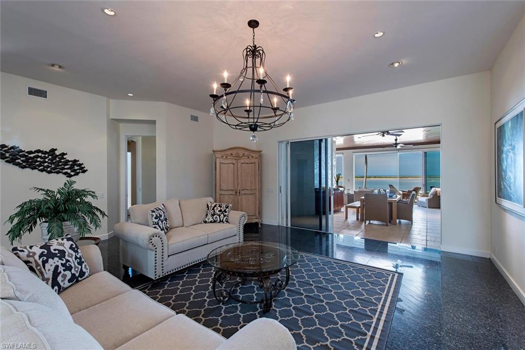 HIDEAWAY BEACH - Residential