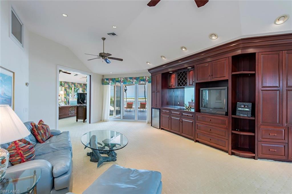 HIDEAWAY BEACH - Residential