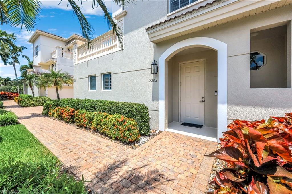 510 Avellino Isles CIR 2-202