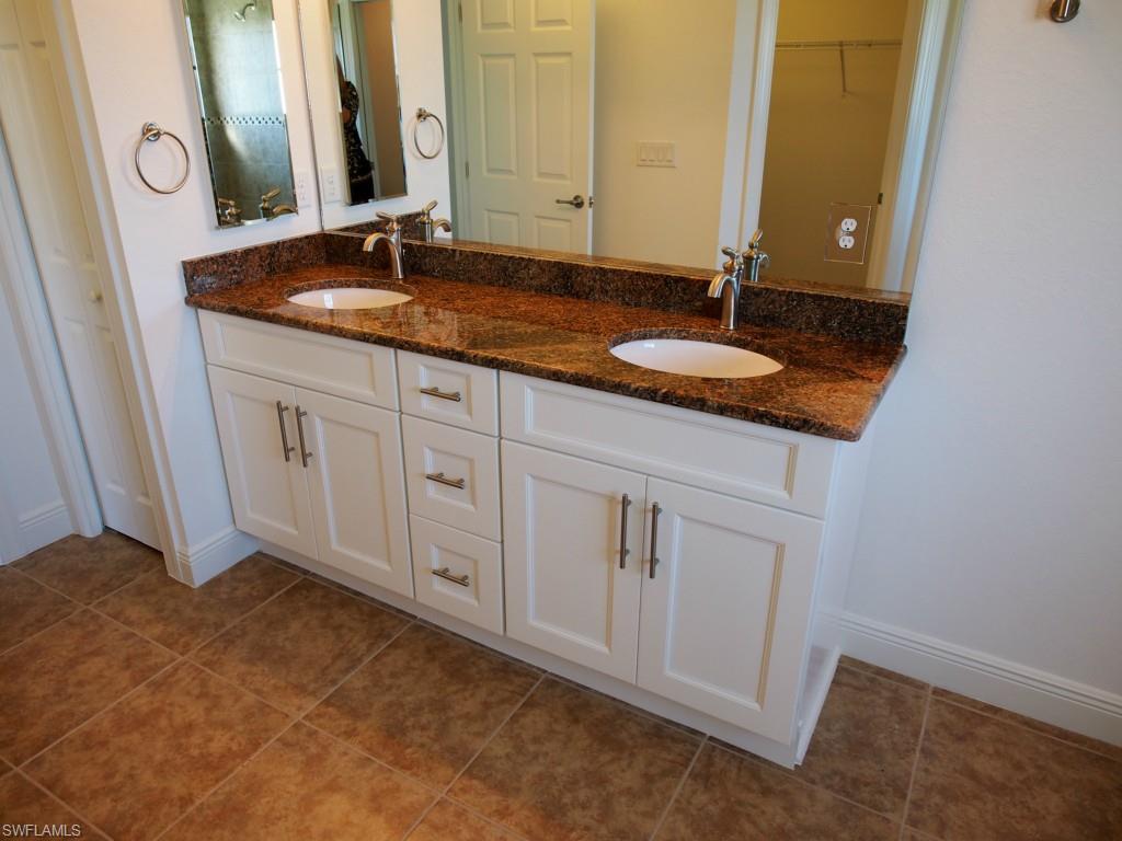 SAN CARLOS PARK - Residential