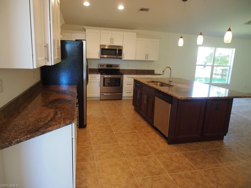 SAN CARLOS PARK - Residential