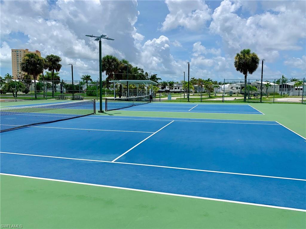 PALMETTO PALMS R V - Land