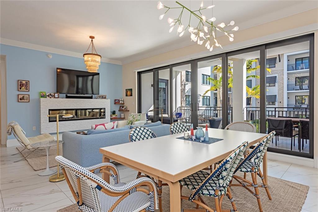 NAPLES SQUARE - Residential