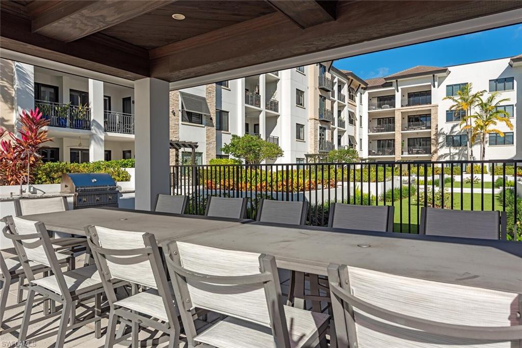 NAPLES SQUARE - Residential