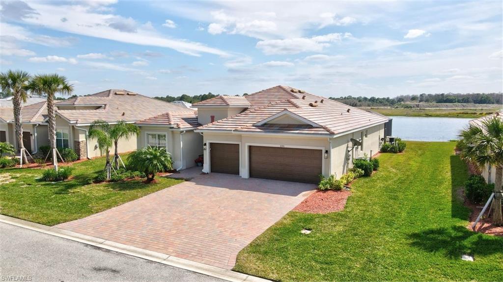 COUNTRY CLUB - Residential