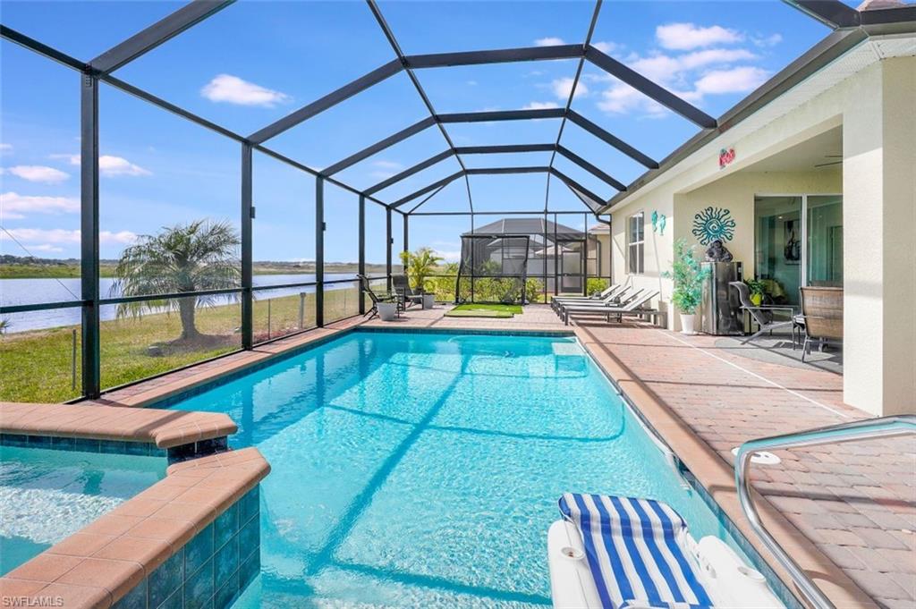 COUNTRY CLUB - Residential