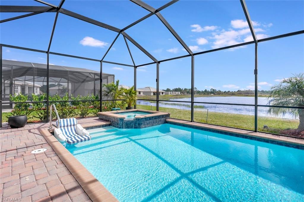 COUNTRY CLUB - Residential