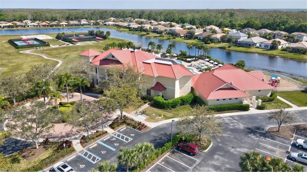 COUNTRY CLUB - Residential