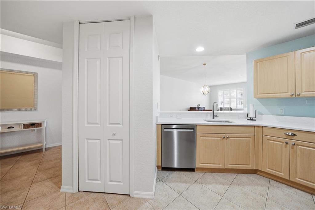 FOUNTAIN COURT - Residential