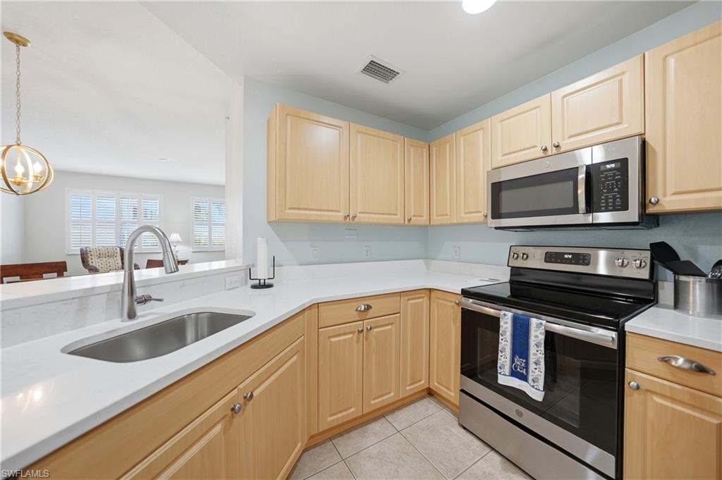 FOUNTAIN COURT - Residential