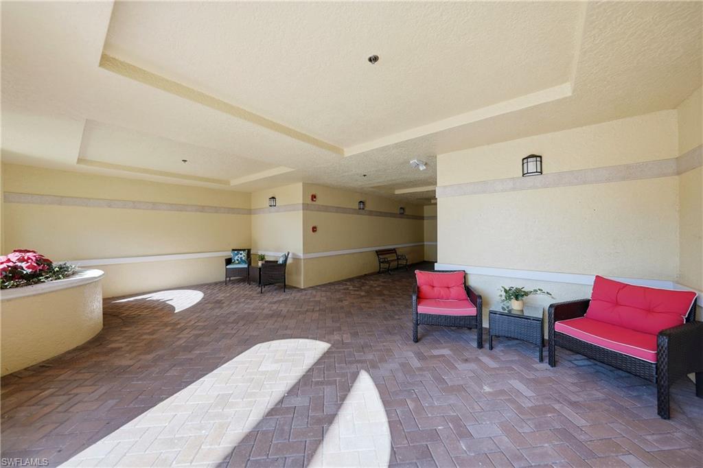 FOUNTAIN COURT - Residential