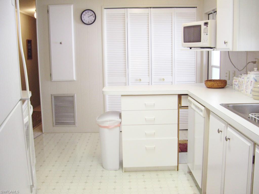 LAZY DAYS MOBILE VILLAGE - Residential