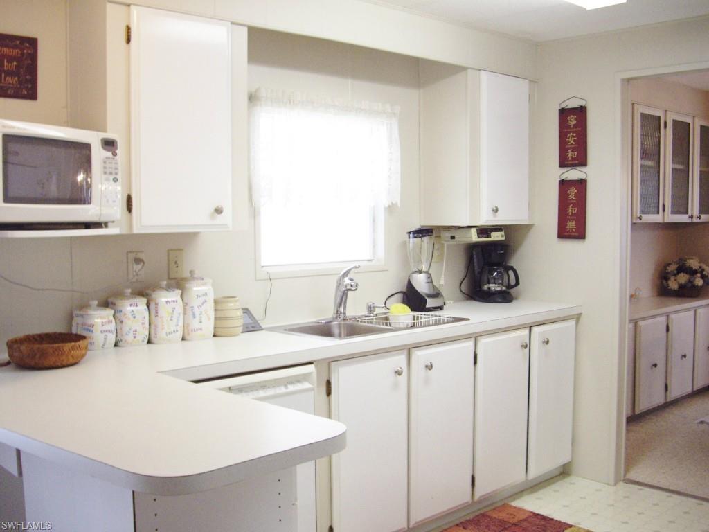 LAZY DAYS MOBILE VILLAGE - Residential