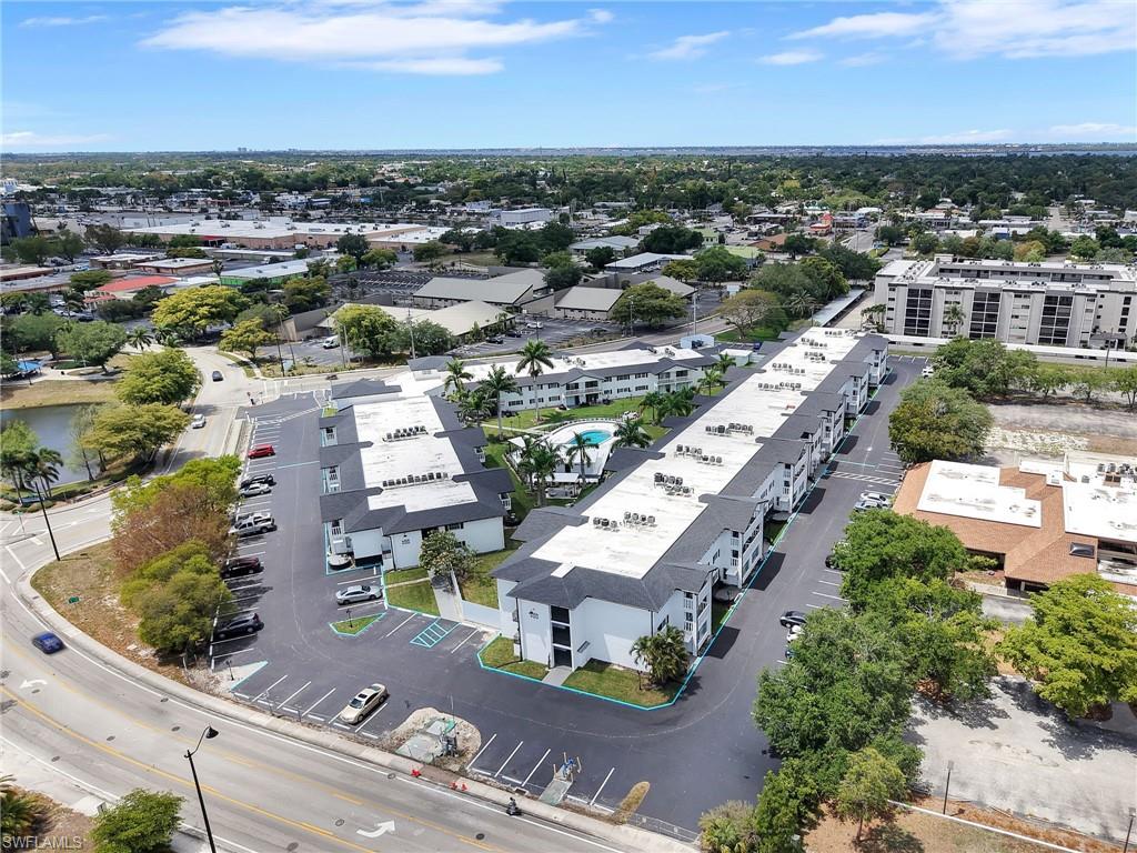 WINDSOR WEST - Residential