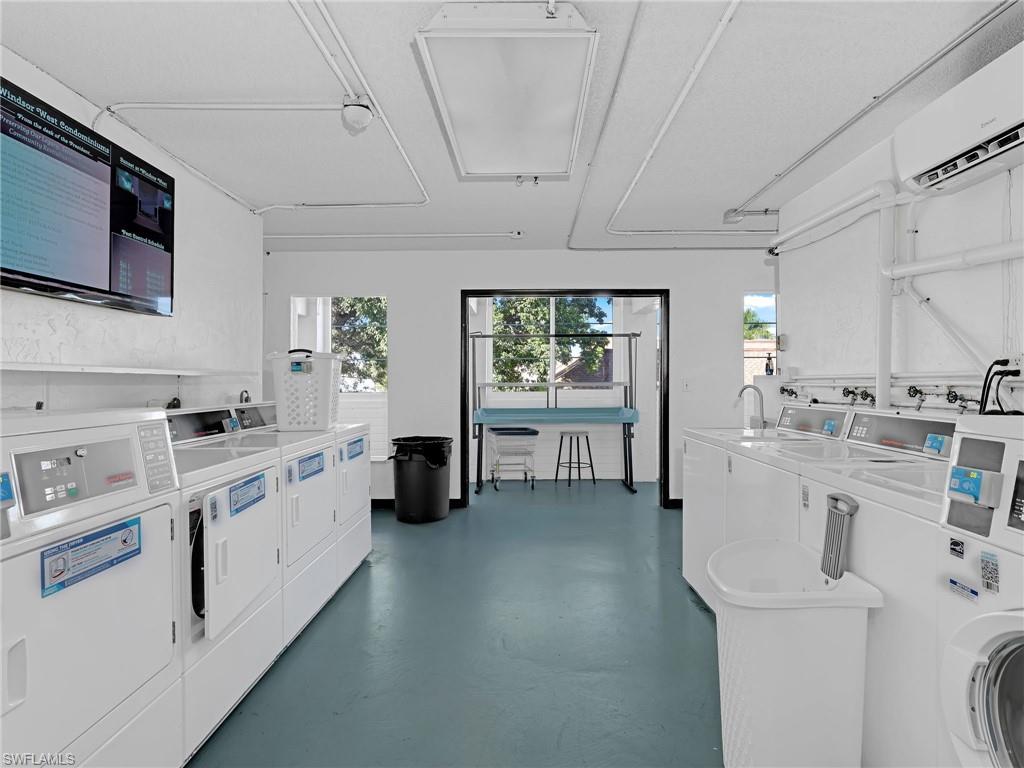 WINDSOR WEST - Residential