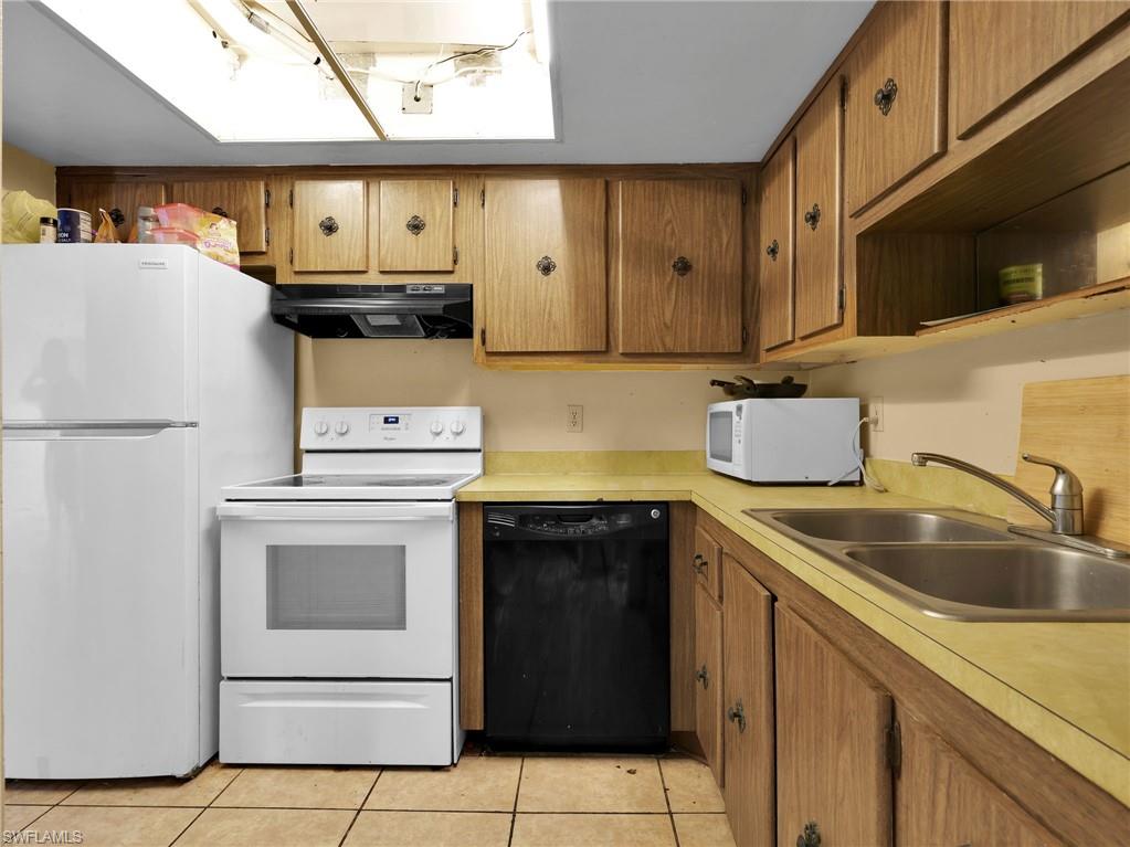 WINDSOR WEST - Residential