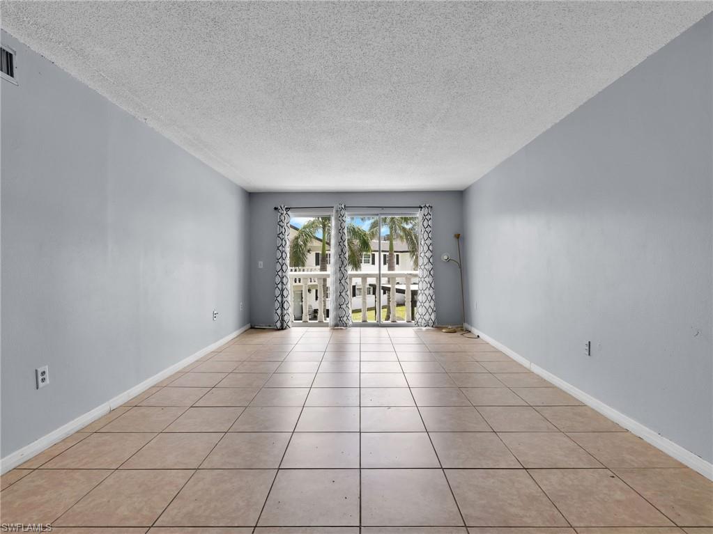 WINDSOR WEST - Residential