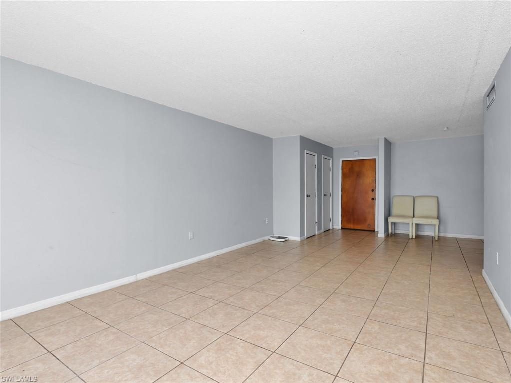 WINDSOR WEST - Residential