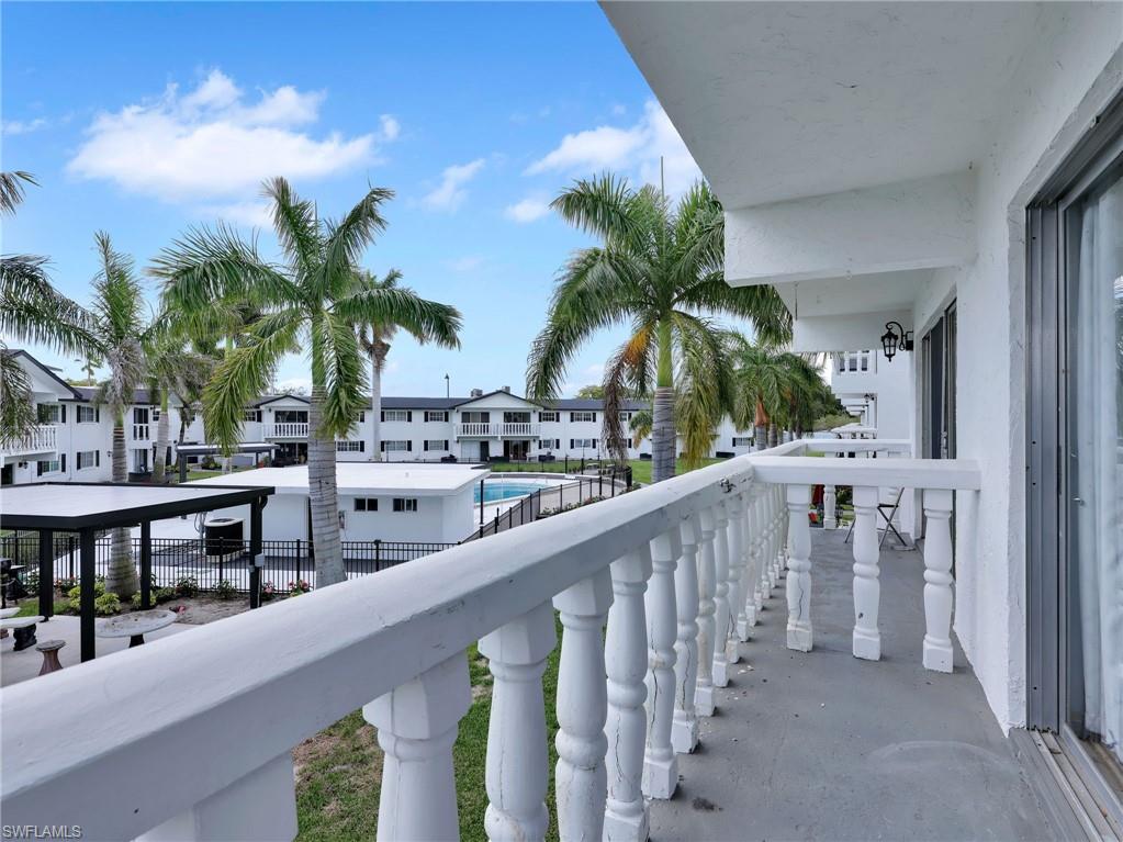 WINDSOR WEST - Residential