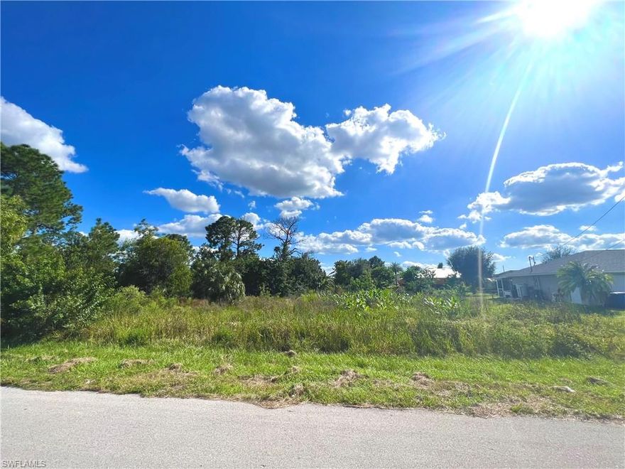 GREAT LOCATION mostly CLEARED in the highly desirable WEST SIDE nestled away on a quiet paved street just minutes from major amenities and a quick commute To I-75! Come build your DREAM HOME or INVEST in this growing community today!!
